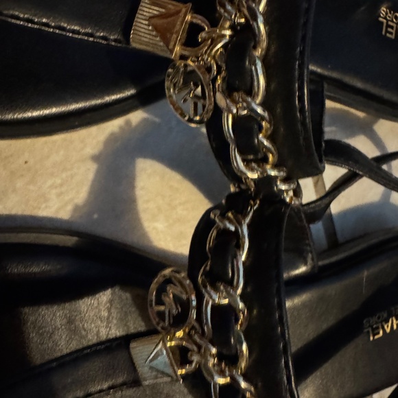 Never worn black leather with gold accents Michael Kors sandals size 8 - Picture 4 of 7